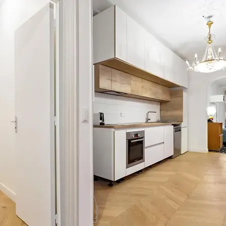 Chic 3br Flat Near Sacre Coeur By Guestready Apartament Paryż