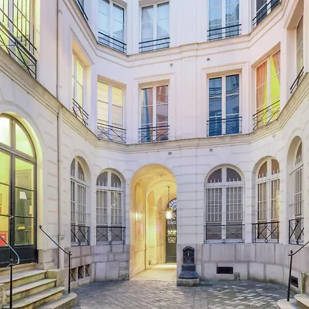 Chic 3br Flat Near Sacre Coeur By Guestready Paryż